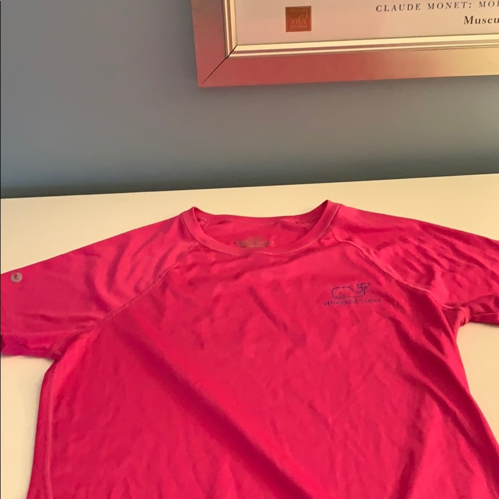 vineyard vines tee shirt